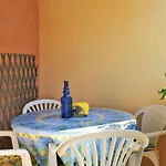 T2 Avec Loggia, Proche Et Commerces, Parking Inclus - - Fr-1-251-521