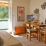 Διαμέρισμα T2 Avec Loggia, Proche Et Commerces, Parking Inclus - - Fr-1-251-521 *