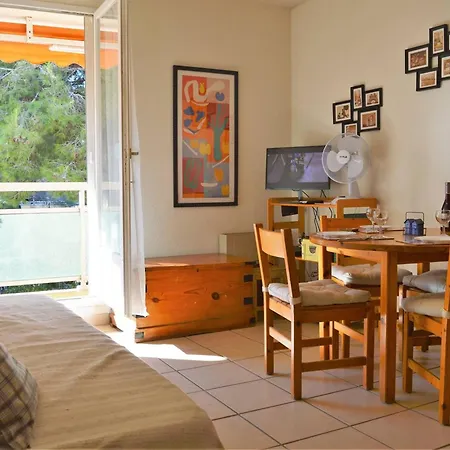 Apartment T2 Avec Loggia, Proche Et Commerces, Parking Inclus - - Fr-1-251-521 *