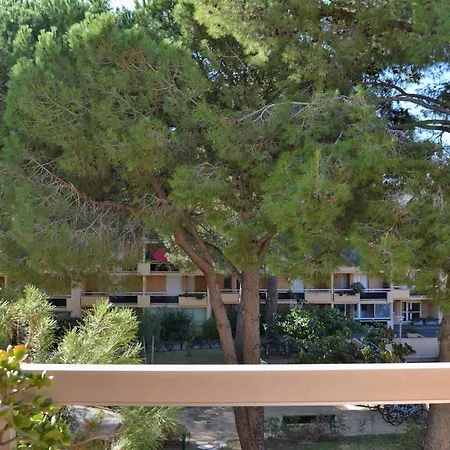 Apartment T2 Avec Loggia, Proche Et Commerces, Parking Inclus - - Fr-1-251-521