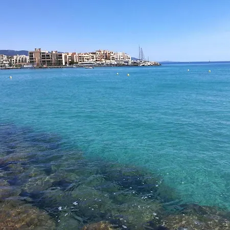 شقة T2 Avec Loggia, Proche Et Commerces, Parking Inclus - - Fr-1-251-521